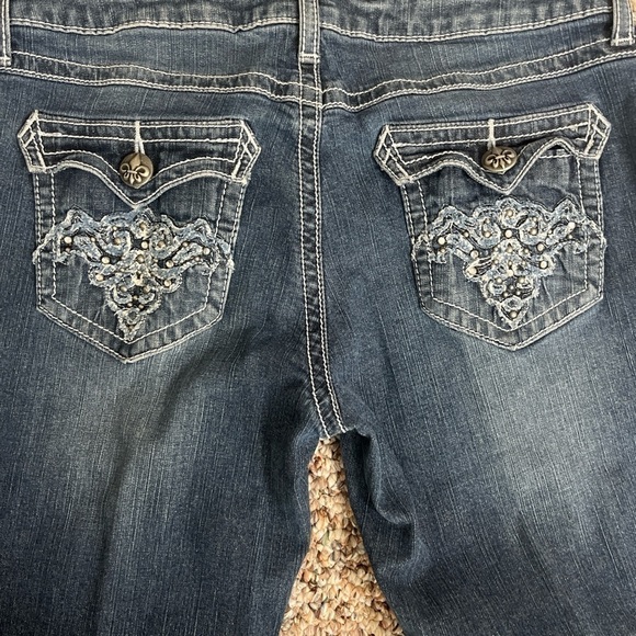 Wrangler Rock 47 Ultra Low Rise Embellished Flare Women’s Jeans Size 7 - Picture 3 of 10